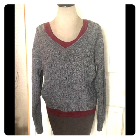 Sweater Top (Cropped) - Picture 3 of 7